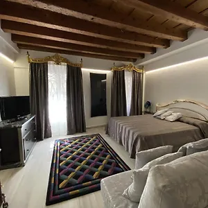 Ln Homes - San Marco Canal View , Venezia Italia