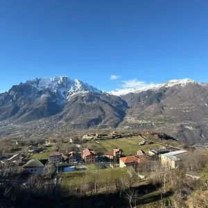 Immerso Nel Cuore Del Parco Dell Adamello , Cimbergo Italia